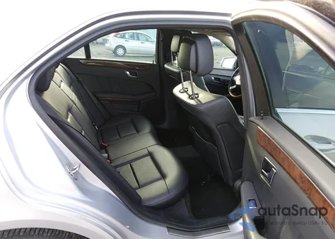 2013 Mercedes-Benz E 350 4Matic z USA, uszkodzony, nr VIN WDDHF8JB4DA714526